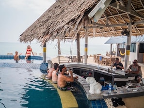 Pool - Asia Blue - Beach Hostel Hacienda - Bed in 4-bed Dormitory Room (Ko Pha-ngan)