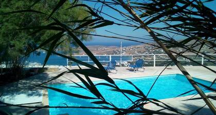 Semi-detached House on the Heights of Parikia - Exceptional View of the Cyclades