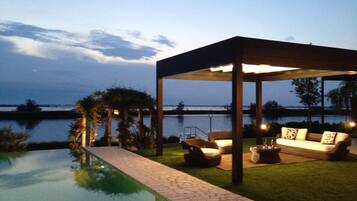 Villa, 4 Bedrooms, Private Pool, Garden View | Garden