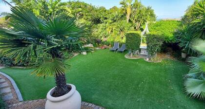 Roosboom Luxury Studio - With Sea View and Kitchen, Ideal for 2 Guests, Capetown