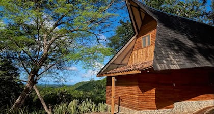Jungle House- Natural Ocean View Cabin