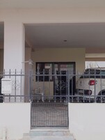 Apartamento, 1 quarto, acessível, vista para o jardim | Detalhe da fachada