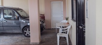 Charming Trikala Apartment With Garden & Central Heating