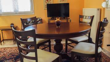 Apartment, 1 Bedroom, Accessible, Garden View | Room amenity