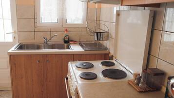 Apartment, 1 Bedroom, Accessible, Garden View | Interior