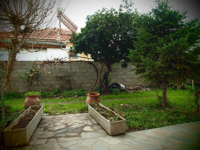 Charming Trikala Apartment With Garden & Central Heating