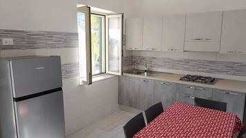 Villa, 3 Bedrooms, Smoking, Balcony | Interior