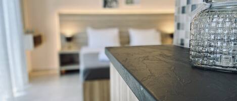 Chambre, 1 chambre, balcon, vue jardin | Intérieur