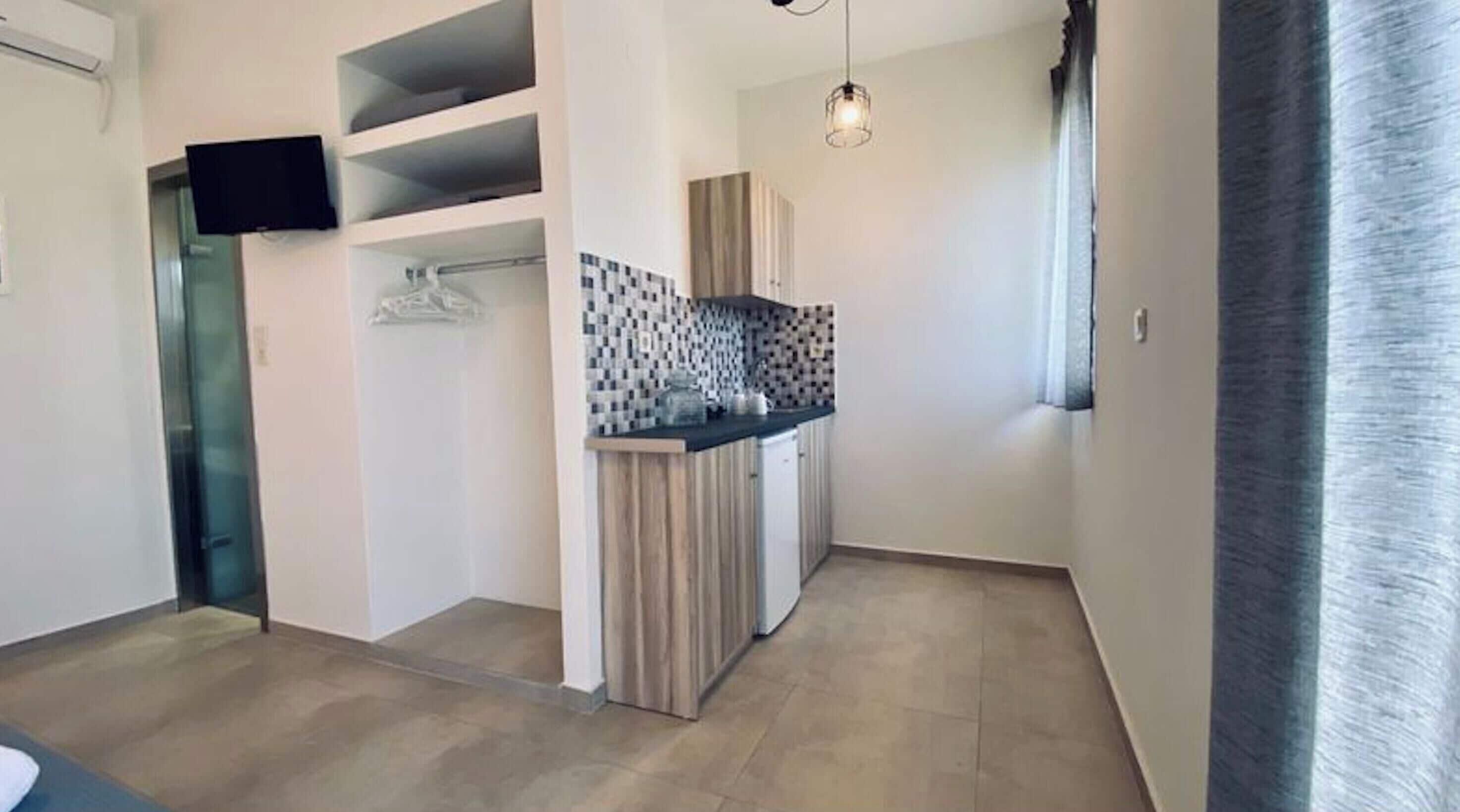 Room, 1 Bedroom, Balcony, Garden View | Interior