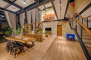 Villa, 4 Bedrooms, Balcony | Dining