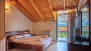 Apartment, 3 Bedrooms, Smoking, Balcony - 'helios Maisonette' In Laganas (Zakynthos)