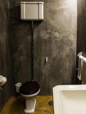Habitació, 1 dormitori, balcó | Bany | Articles de tocador gratuïts i tovalloles 