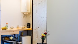 Room, 1 Bedroom, Balcony | Living area - Missopo Guesthouse Opo (Porto)