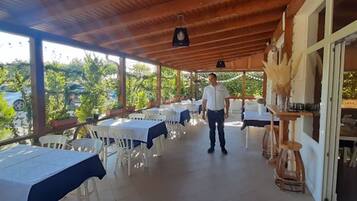 Room, 1 Bedroom, Smoking, Balcony | Dining