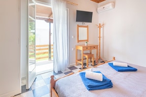บ้านพัก, 2 ห้องนอน, สูบบุหรี่ได้, ลานระเบียง | 3 ห้องนอน