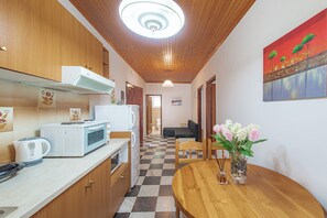 House, 2 Bedrooms, Smoking, Patio | Tempat makan