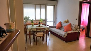 Unclassified image, 5 of 27, button - Very Nice Flat With Swimming Pool (Lignano Sabbiadoro)