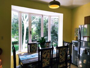 Apartment, 3 Bedrooms, Smoking, Balcony | Dining room