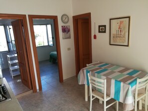 Villa, 2 Bedrooms, Smoking, Balcony | Dining