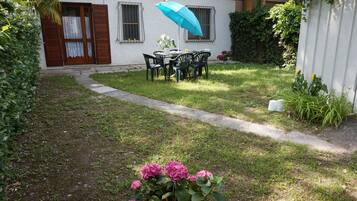 Villa, 3 Bedrooms, Accessible, Garden View | Outdoor dining