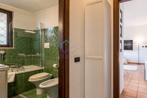 Apartment, 1 Bedroom | Bathroom amenities - Sweety Aptnew in Rome Fleming Corso di Francia (Rome)