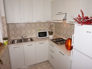 Appartamento, 2 camere da letto, balcone, vista giardino | Cucina privata