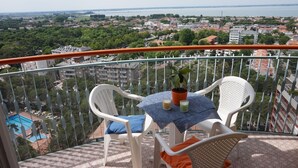 Unclassified image, 3 of 23, button - Wonderful Studio With Swimming Pool, Spacious Terrace and sea View by Beahost (Lignano Sabbiadoro)