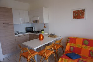Studio - flera sovrum - balkong - havsutsikt | Vardagsrum