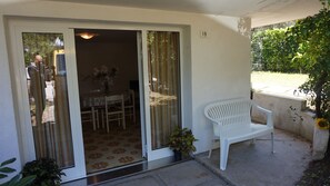 Apartment, 2 Schlafzimmer, Gartenblick | Speisen