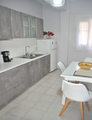 Apartment, 2 Bedrooms, Smoking, Balcony | Dining