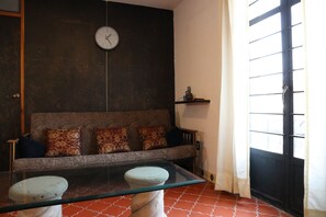 Apartment, 2 Schlafzimmer, Raucher, Stadtblick | Wohnbereich