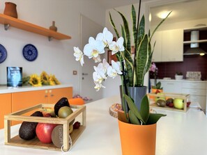 Apartment, 2 Schlafzimmer, Balkon | Wohnzimmer