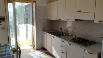 Villa, 2 Bedrooms, Smoking, Balcony | Interior