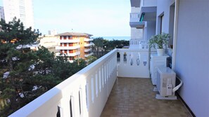 Apartment, 2 Schlafzimmer, Balkon, Meerblick | Unterkunftsgelände