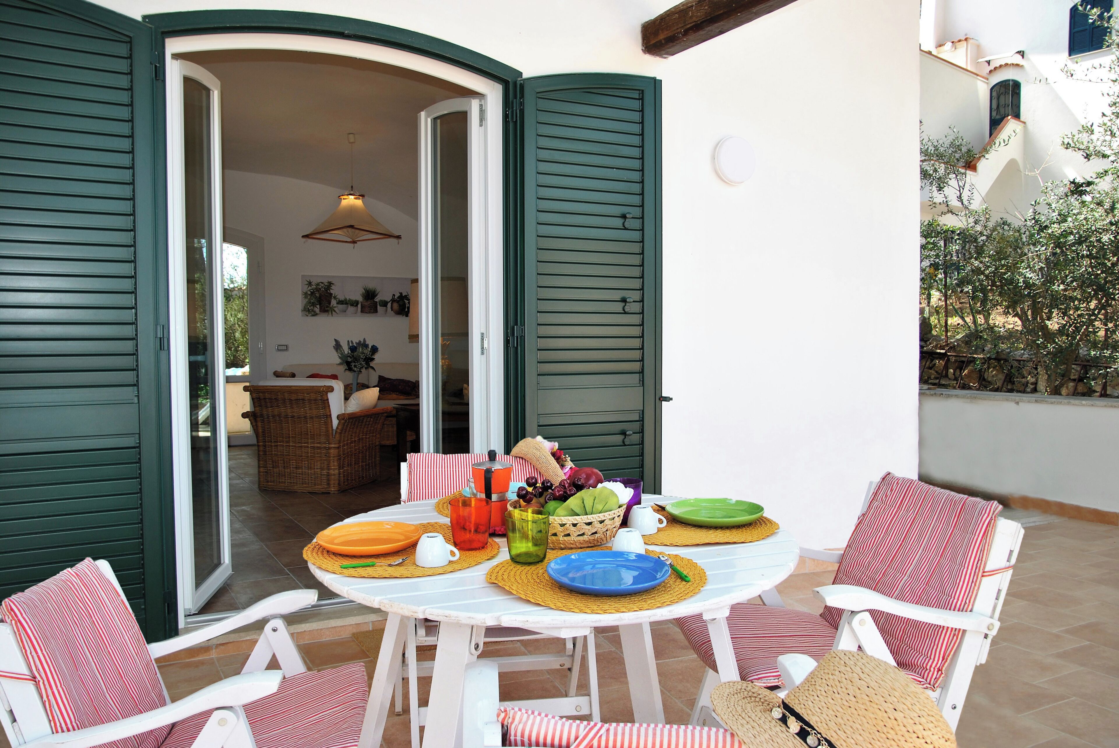 Villa, 3 Bedrooms, Patio, Garden View | Dining room