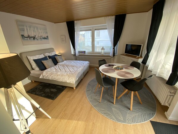 2 bedrooms, desk, free WiFi