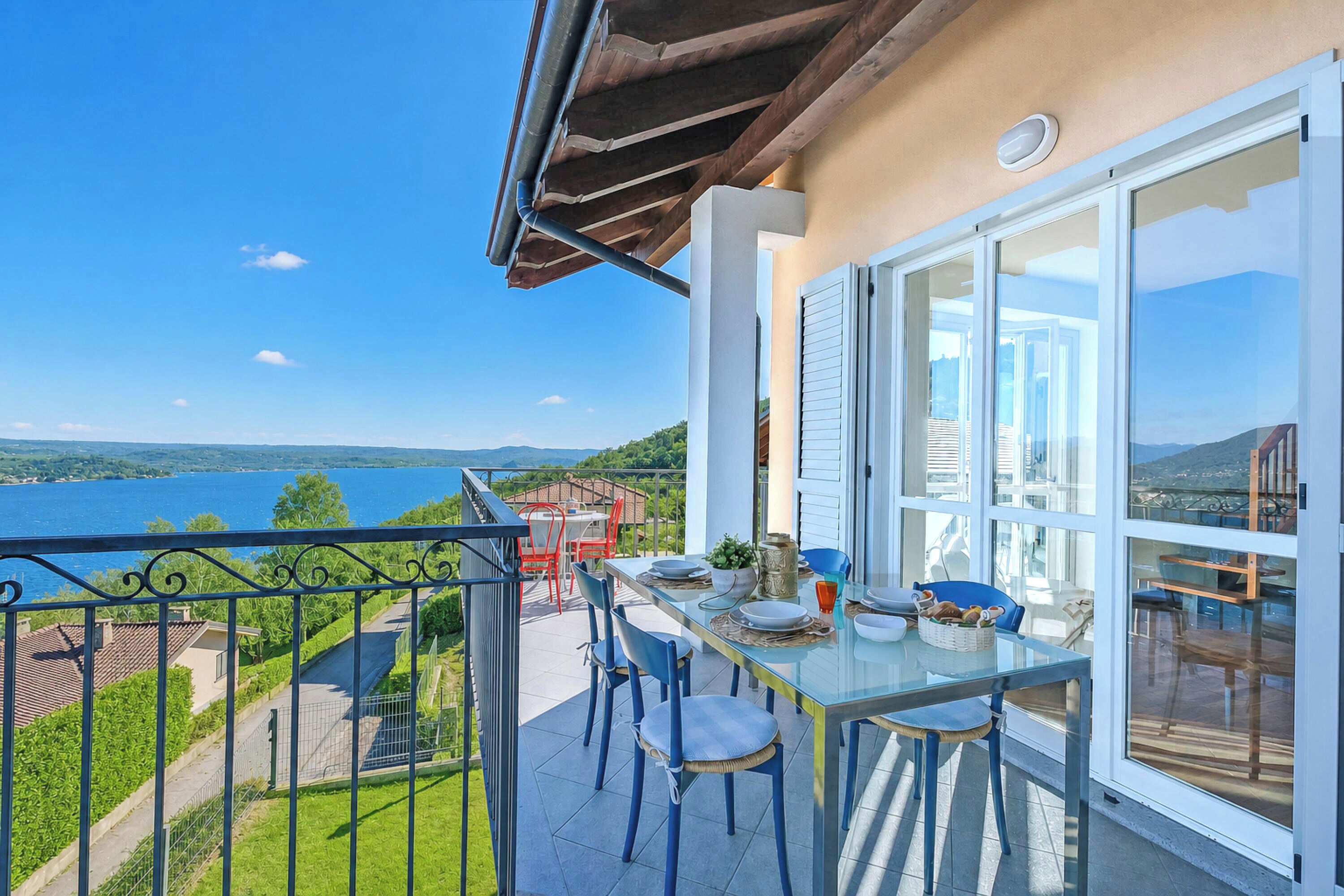 Familienapartment, 2 Schlafzimmer, 2 Bäder, Bergseite (Penthouse The Magnifique View) | Speisen im Freien