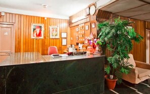 Reception - Goroomgo Dalhousie Shangrila Hotel (Dalhousie)