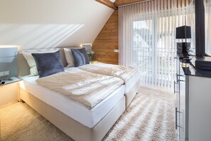 2 عدّة غرف نوم وسرير سفر وواي فاي وملاءات أسرّة