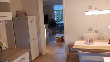 KĂŒhlschrank, Mikrowelle, Ofen, GeschirrspĂŒler