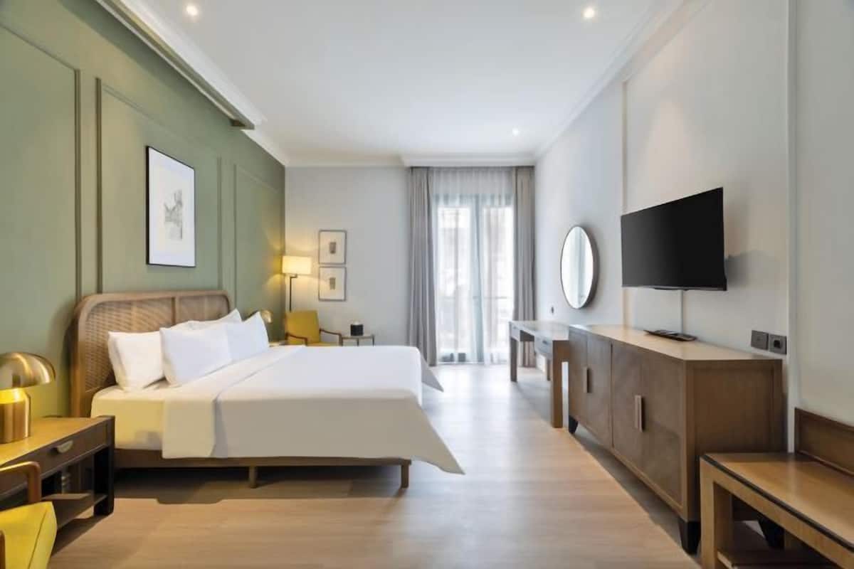 1 bedroom, minibar, desk, free WiFi