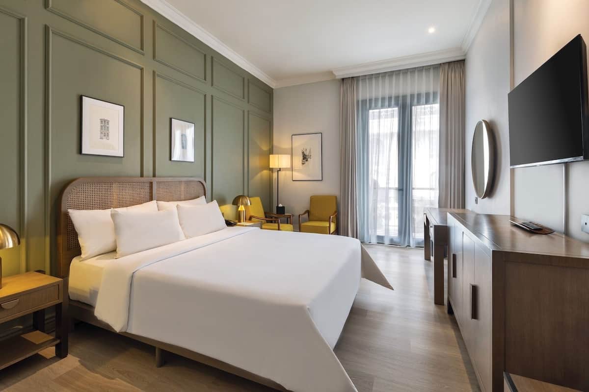 1 bedroom, minibar, desk, free WiFi