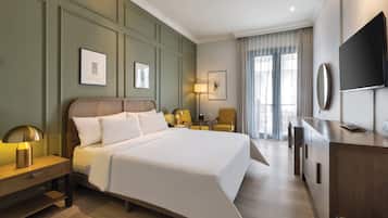 Minibar, desk, free WiFi, bed sheets