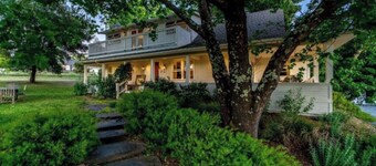 Apple Farm Farmhouse with Watertower bedroom and artist space