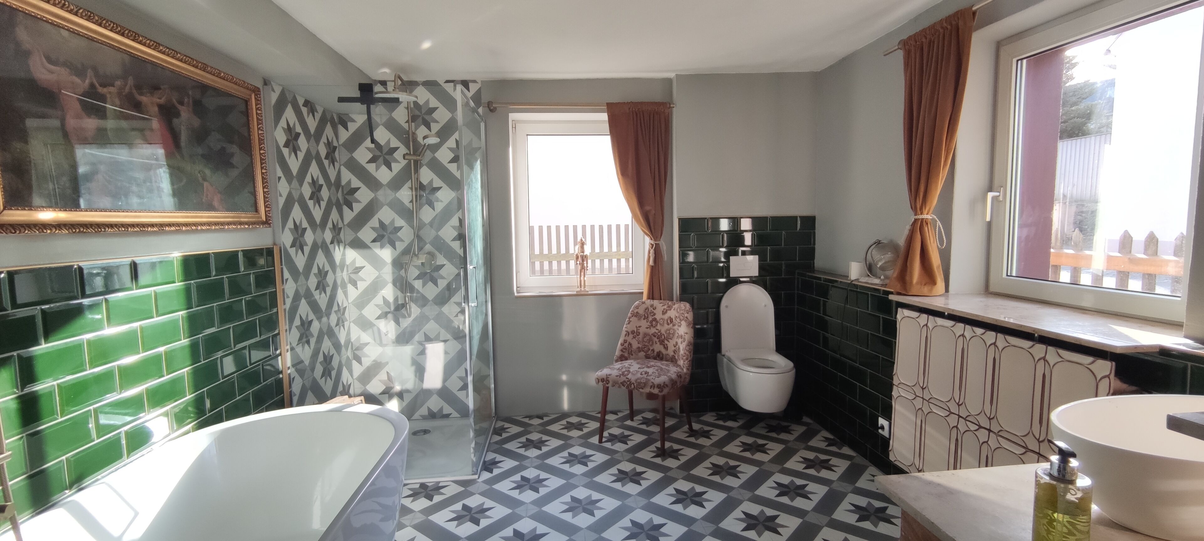 Stylish and nostalgic: Erzgebirge cottage directly on the Zschopau