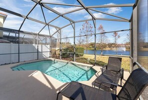 Pool - Encantada - 4 bed 3 bath lakefront corner house (Kissimmee)