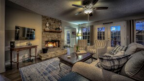 Nhà, 4 phòng ngủ | Phòng khách