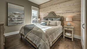 House, 3 Bedrooms | 3 bedrooms, bed sheets