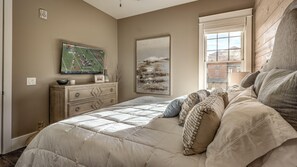 House, 3 Bedrooms | 3 bedrooms, bed sheets