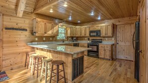 Unclassified image, 2 of 34, button - Little Bear Lodge by Escape to Blue Ridge (Blue Ridge)